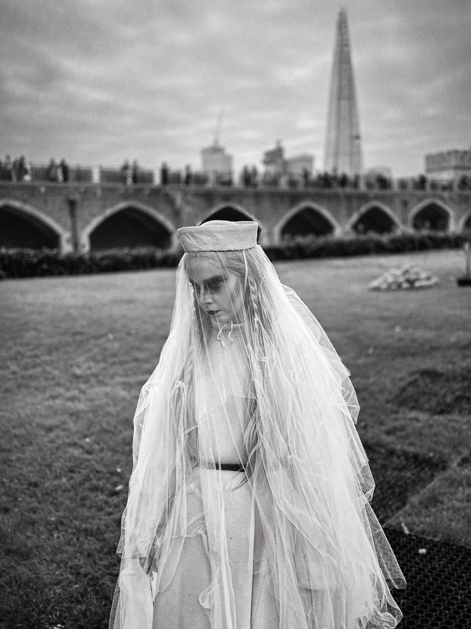 Reine Spectrale, tirage d’art signé. Entre grâce et mystère, une photo poétique de la série Mikado