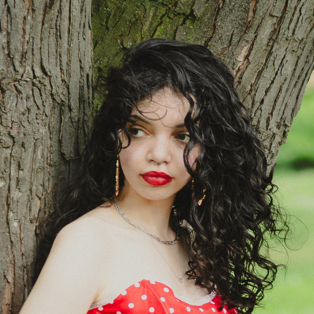 Portrait artistique en lumière naturelle à Saint-Étienne, photographie authentique par Stenpicture