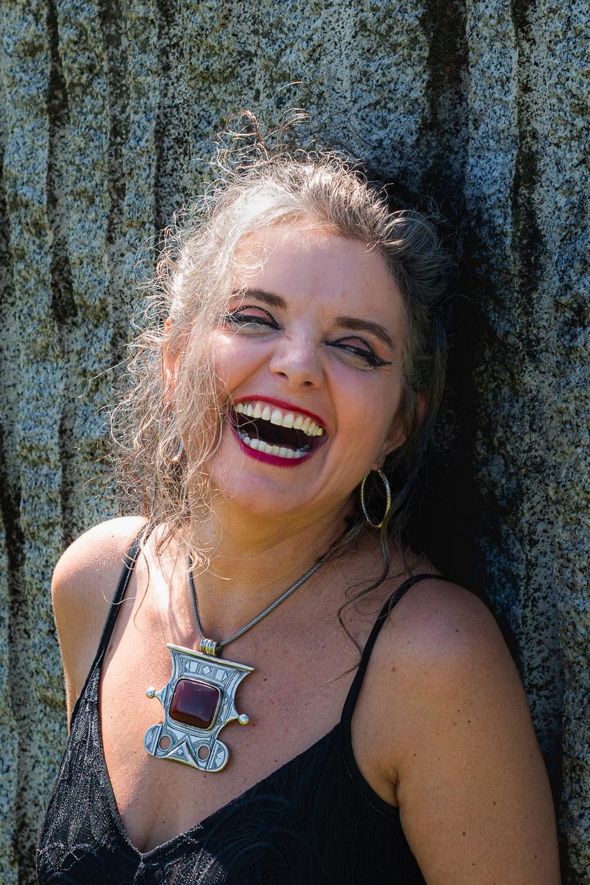 Portrait artistique en lumière naturelle à Saint-Étienne, photographie authentique par Stenpicture