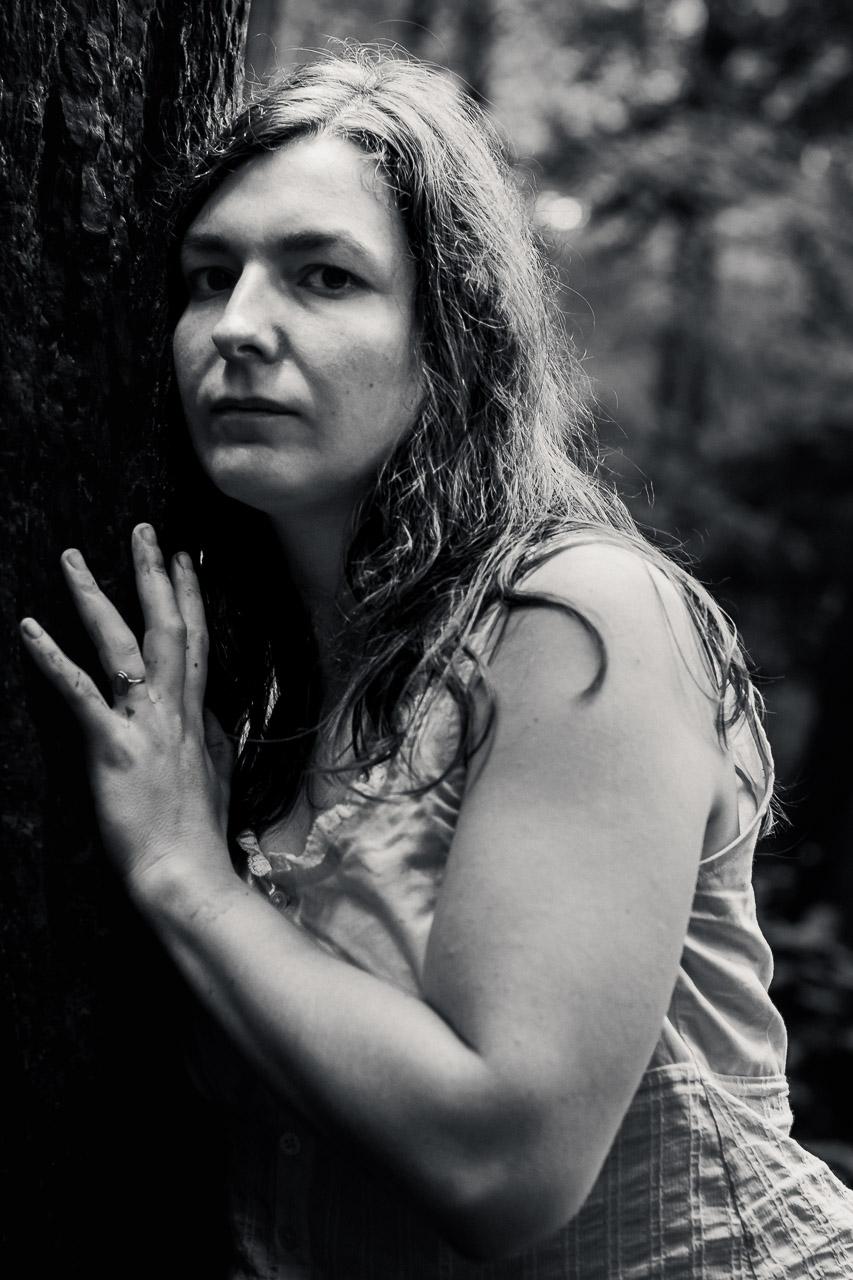 Portrait artistique en lumière naturelle à Saint-Étienne, photographie authentique par Stenpicture